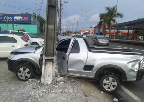 Colisão na Cidade Nova deixa três feridos
