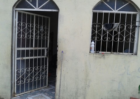 Em Manaus homem é morto enquanto assistia TV em sua casa