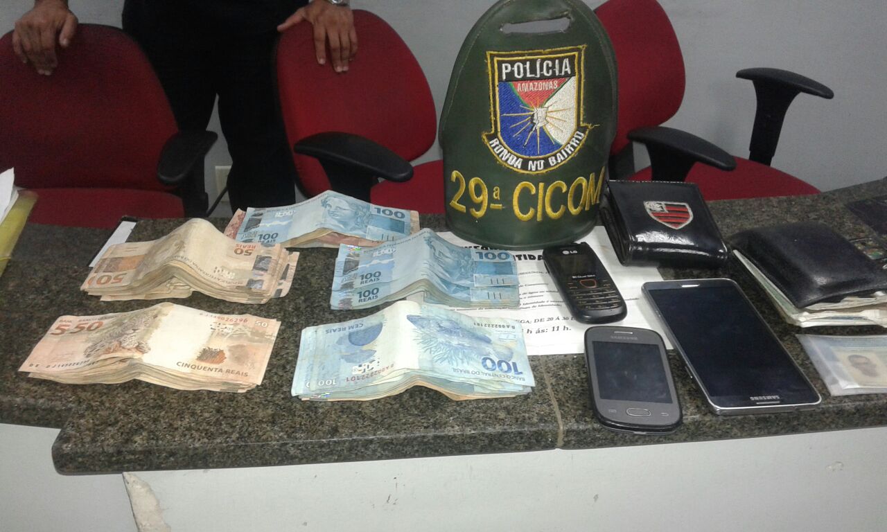 Ladrão de fio de cobre fica nervoso com telefonema de sucateiro e se entrega para a polícia