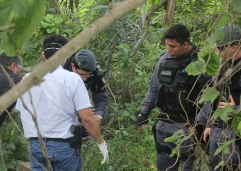 Casal levanta suspeita e moradores encontram feto de bebê enterrado no Parque Dez