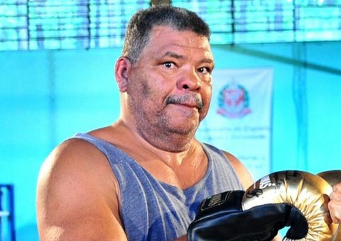 Com doença degenerativa, Maguila aparece irreconhecível e diz que está lutando pela vida