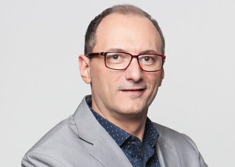 Britto Jr é criticado após comemorar furo da Record por morte de Eduardo Campos