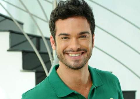 A fila andou! Sidney Sampaio é visto com loira no Rio de Janeiro