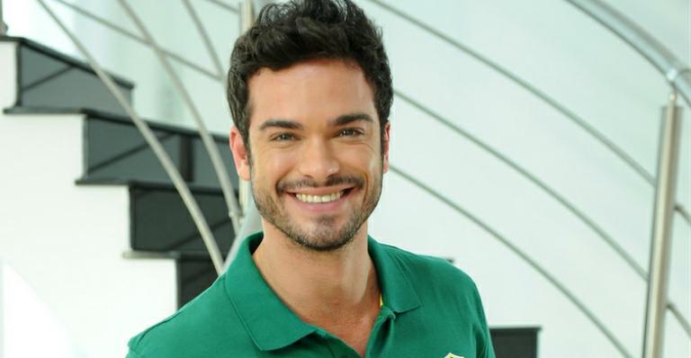 A fila andou! Sidney Sampaio é visto com loira no Rio de Janeiro