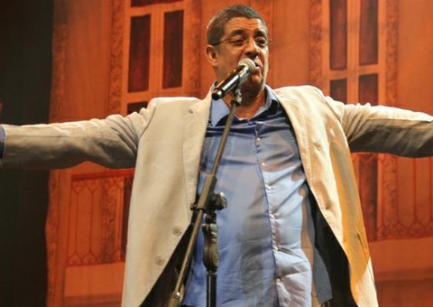 Zeca Pagodinho faz primeira aparição pública após morte do filho