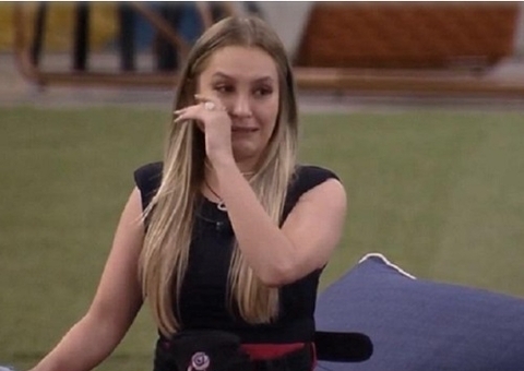 BBB21: Carla Diaz se emociona ao falar sobre luta contra câncer