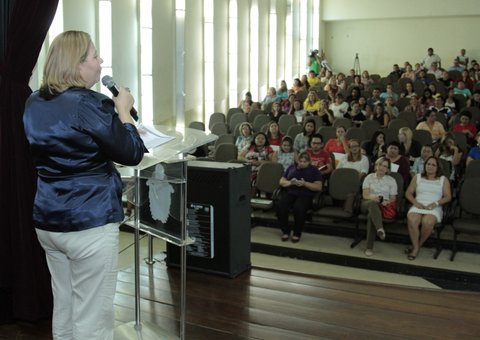 Semed dá início às atividades da segunda fase da Jornada Pedagógica 2014  