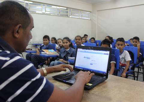  TECNOLOGIA: Seduc implanta diário escolar digital em suas unidades de ensino