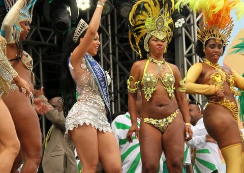  Musas brilham debaixo de chuva no Fifa Fun Fest 