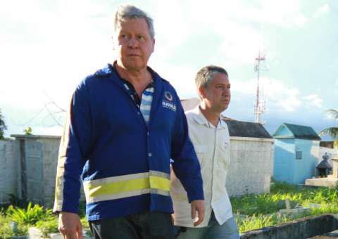 Prefeito anuncia reforma dos dez cemitérios de Manaus