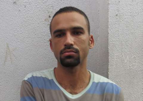 Reincidente é preso com arma de fogo no bairro Novo Aleixo