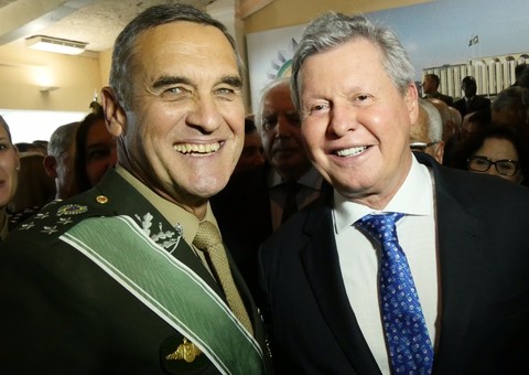 Artur participa da posse de Villas Bôas como comandante do Exército