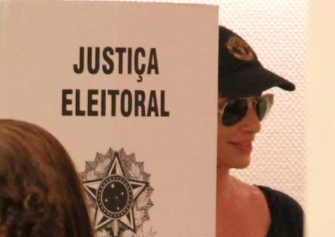  Famosos saem da toca e votam em Rio e SP