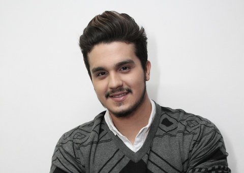  Luan Santana realiza show exclusivo para super-fãs 