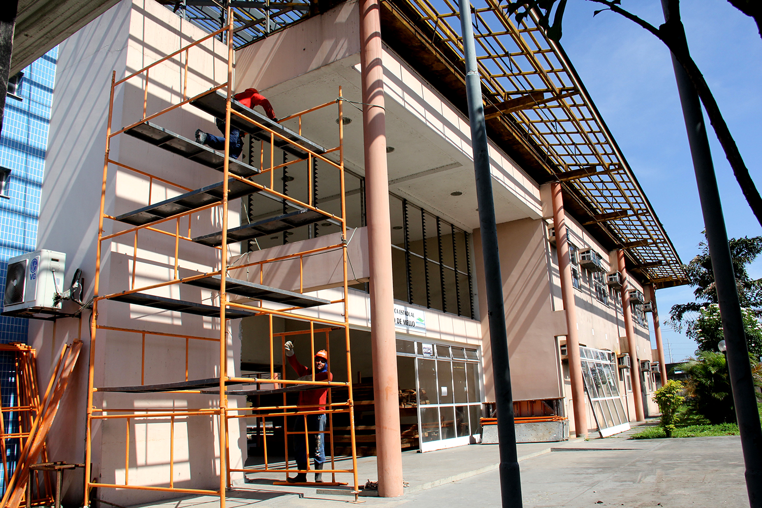 Governo reforma Centro Cultural Thiago de Mello