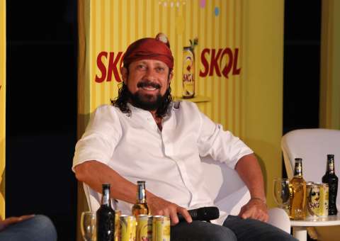 Bell Marques e famosos juntos na coletiva do Skol Folia