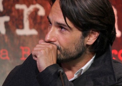  Rodrigo Santoro cai no choro durante Festival de Cinema em Gramado