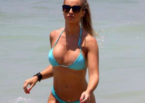  Atual capa da Playboy pega bronze em praia carioca. Veja fotos.