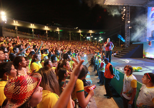 Nando Reis se apresenta nesta quarta-feira