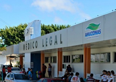 Na Compensa: homem é morto  com várias facadas nas costas