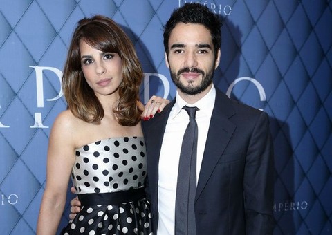 Motivado por conta de uma terceira pessoa, casamento de Caio Blat e Maria Ribeiro chega ao fim