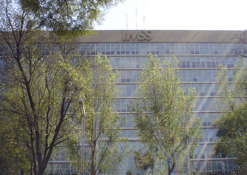 No México médicos retiram tumor de 60 kg do ovário de uma mulher