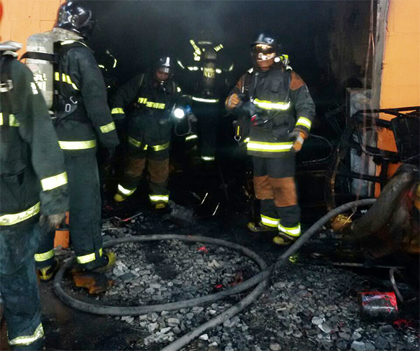 Incêndio destrói parte de casa na Cidade Nova