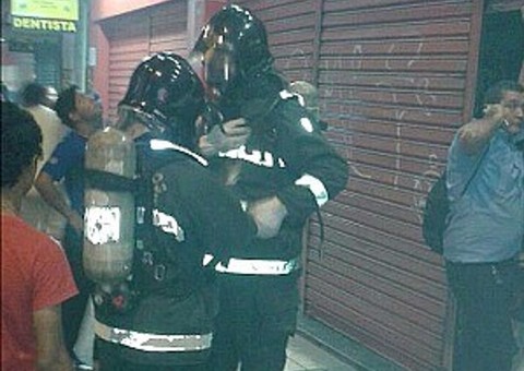 Incêndio no Manoa destrói loja de variedades