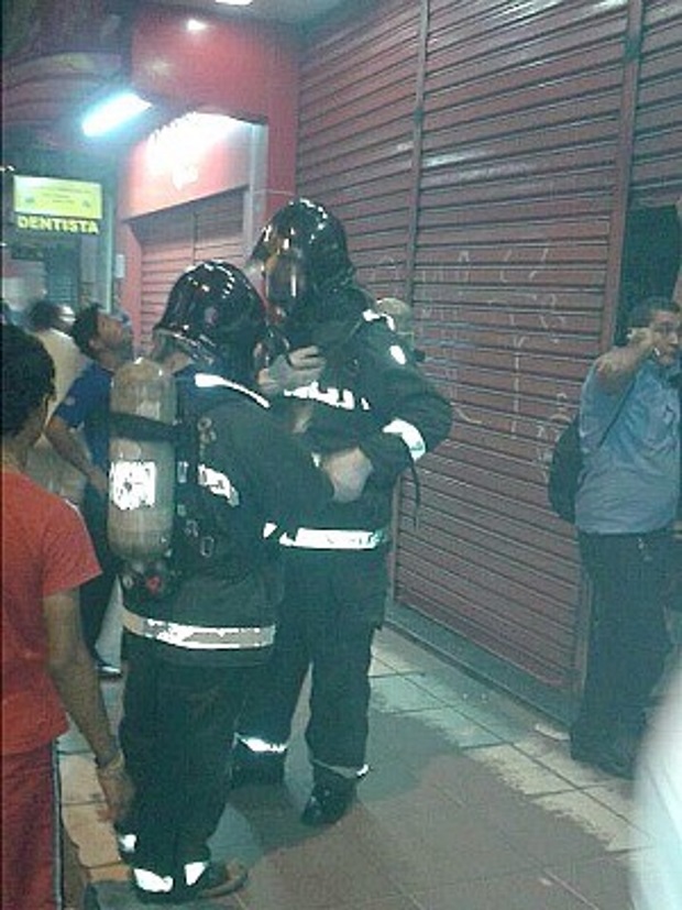 Incêndio no Manoa destrói loja de variedades