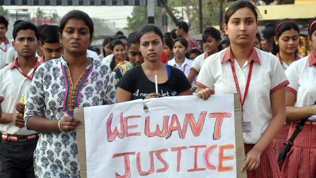 Após 74 anos virgem, freira é estuprada por cinco homens em convento