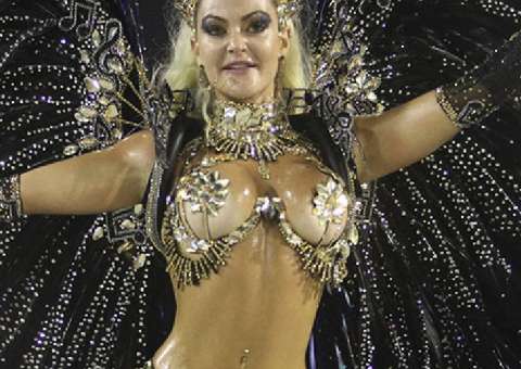  Laura Keller exibe curvas espetaculares na Inocentes de Belford Roxo