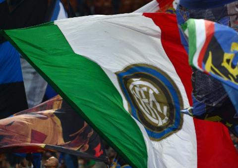 Com gol brasileiro, Inter vence Fiorentina e segue na vice-liderança