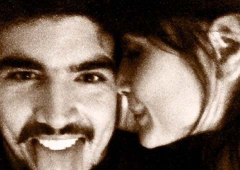 Caio Castro parabeniza Casadevall com insinuação