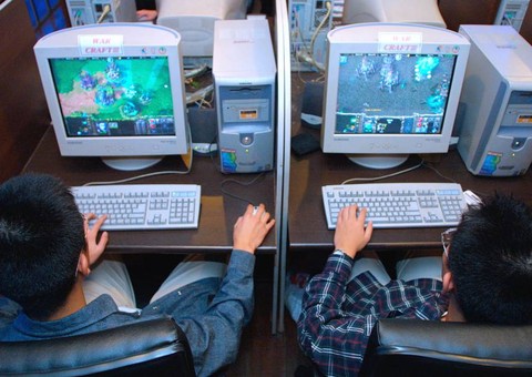 Viciado em internet, adolescente toma atitude drástica