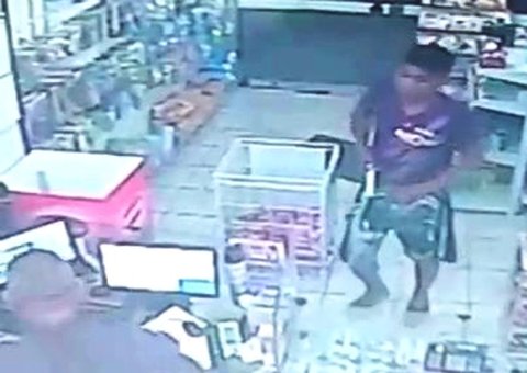 Assaltante de drogaria do Iranduba é procurado pela polícia