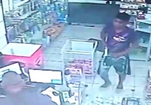 Assaltante de drogaria do Iranduba é procurado pela polícia