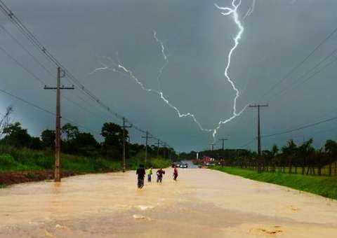 Iranduba embaixo d'água