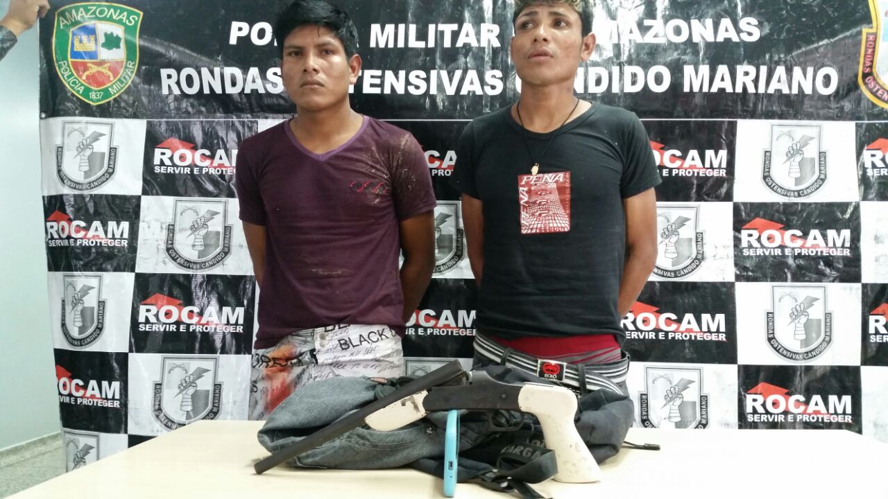 Homem que carregava espingarda dentro da mochila é preso pela Rocam