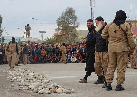Casal é apedrejado até a morte por extremistas do Estado Islâmico