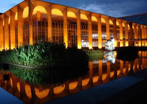 Derrocada institucional do Itamaraty afeta até o Judiciário brasileiro