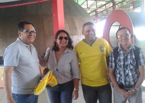 Taxista entrega documentos e ingressos da Copa perdidos por turista americano