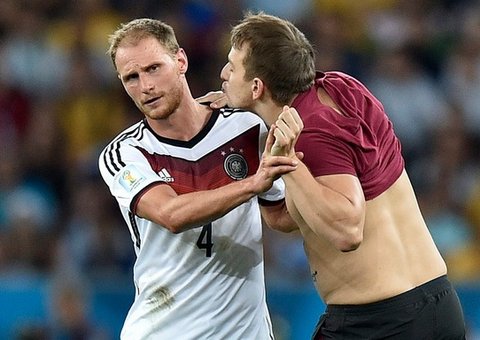  Veja o vídeo de homem invadindo jogo da final da Copa do Mundo