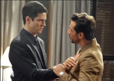 Félix se irrita ao tentar transar com Jacques e levar fora