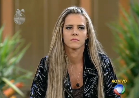 Denise Rocha detona Bárbara Evans: "enjoada e metida"