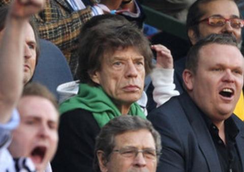  Pé frio à distância, Mick Jagger desejou boa sorte para Inglaterra antes do jogo