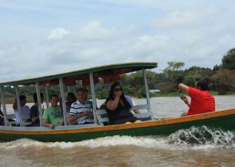 Conhecer Manaus e seu entorno é experiência divertida