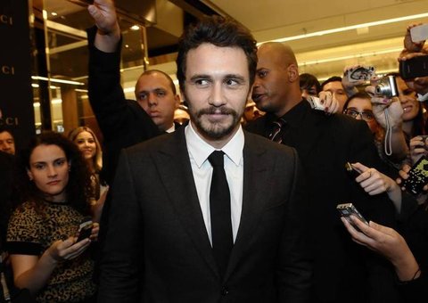 Irreverente, James Franco publica foto usando maquiagem 