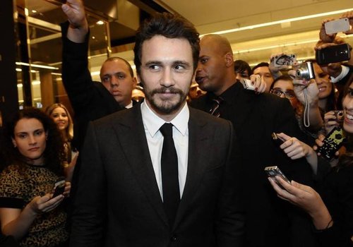 Irreverente, James Franco publica foto usando maquiagem 