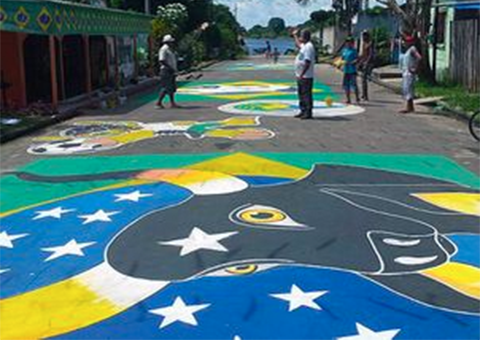 Copa do Mundo altera cores tradicionais do Festival Folclórico em Parintins