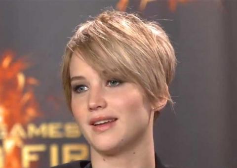 Prestes a estrear 'Jogos Vorazes', Jennifer Lawrence radicaliza no visual